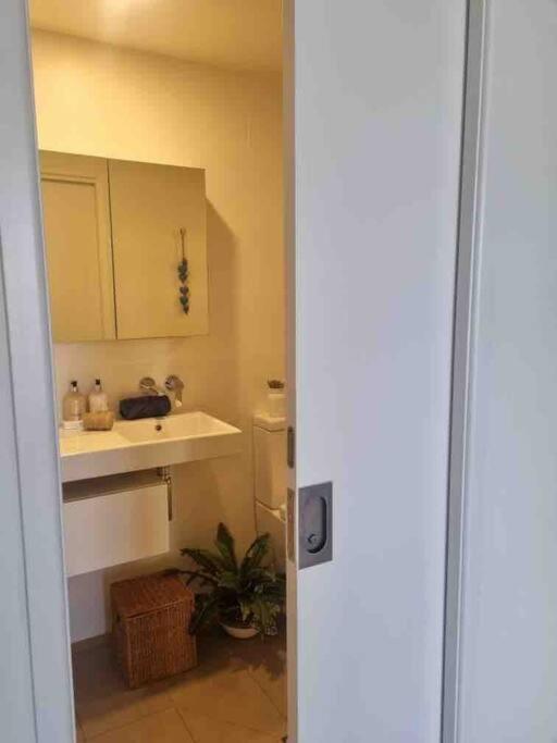 Modern 1 Brm Apartment With Pool Close To Beach Gold Coast Buitenkant foto
